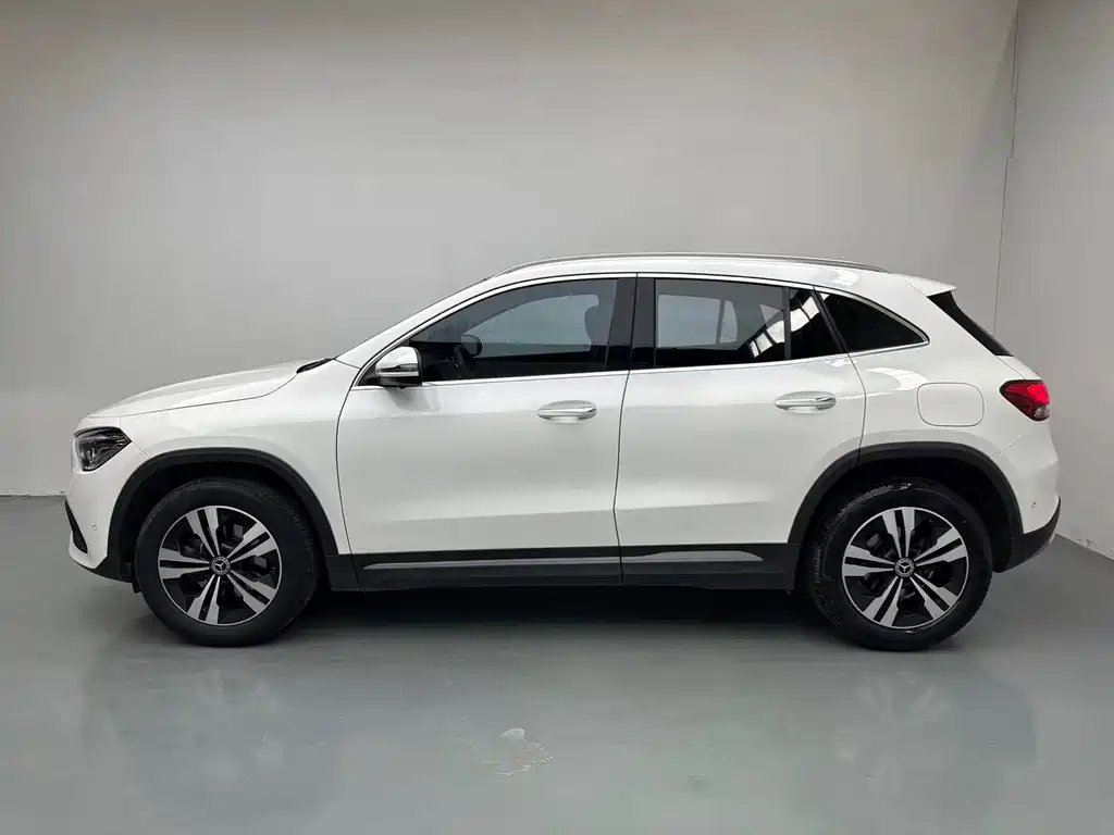 Mercedes-Benz GLA 2021