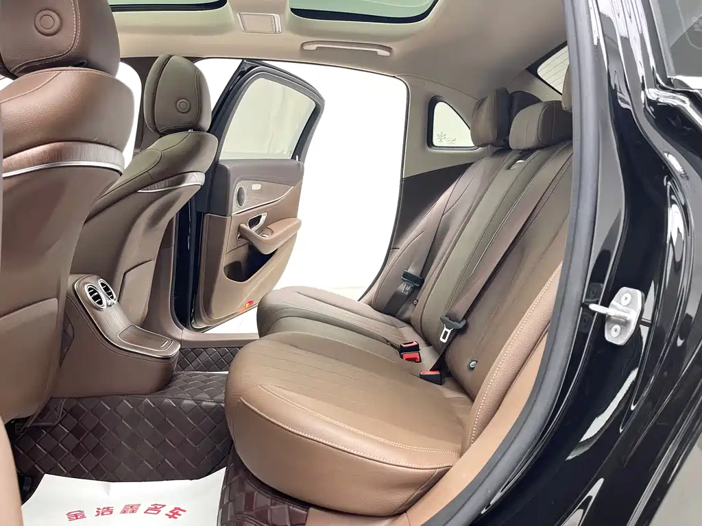 Mercedes-Benz E-Class 2023 — фото 10