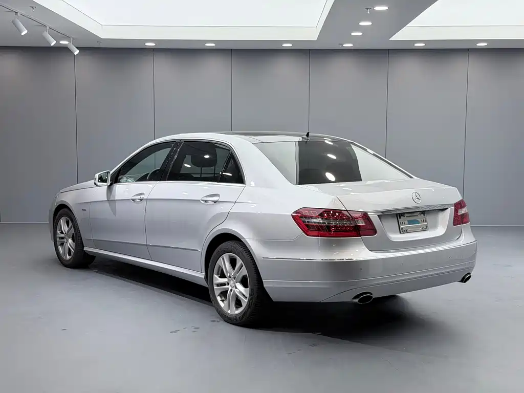 Mercedes-Benz E-Class 2012 — фото 4