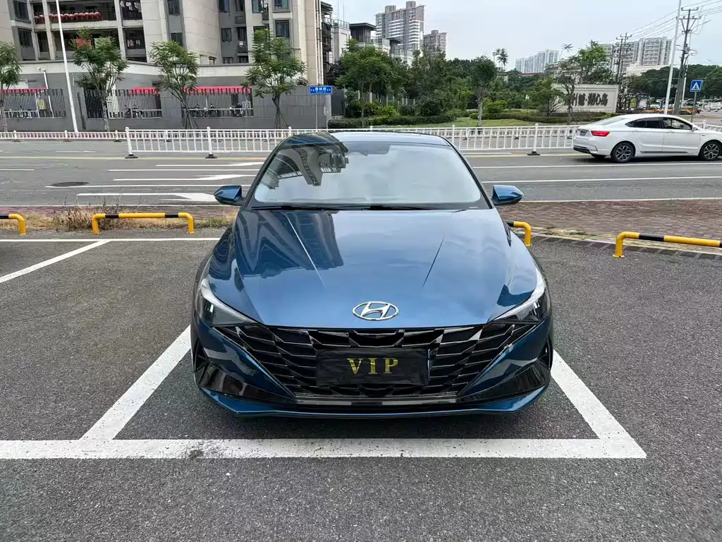 Hyundai Elantra 2022
