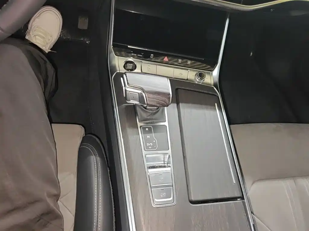 Audi A6L 2023 — фото 14