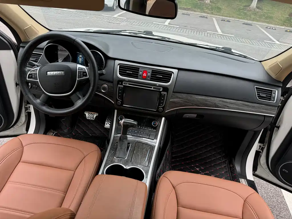 Haval H8 2016 — фото 11