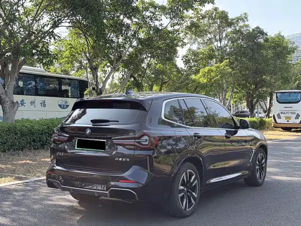 BMW iX3 2022