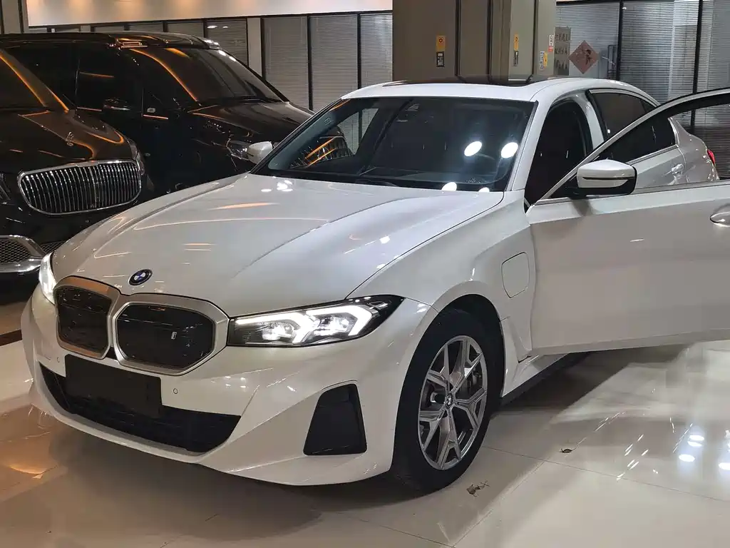BMW i3 2023
