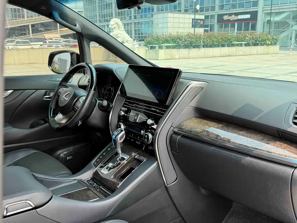 Toyota Vellfire 2022 — фото 19