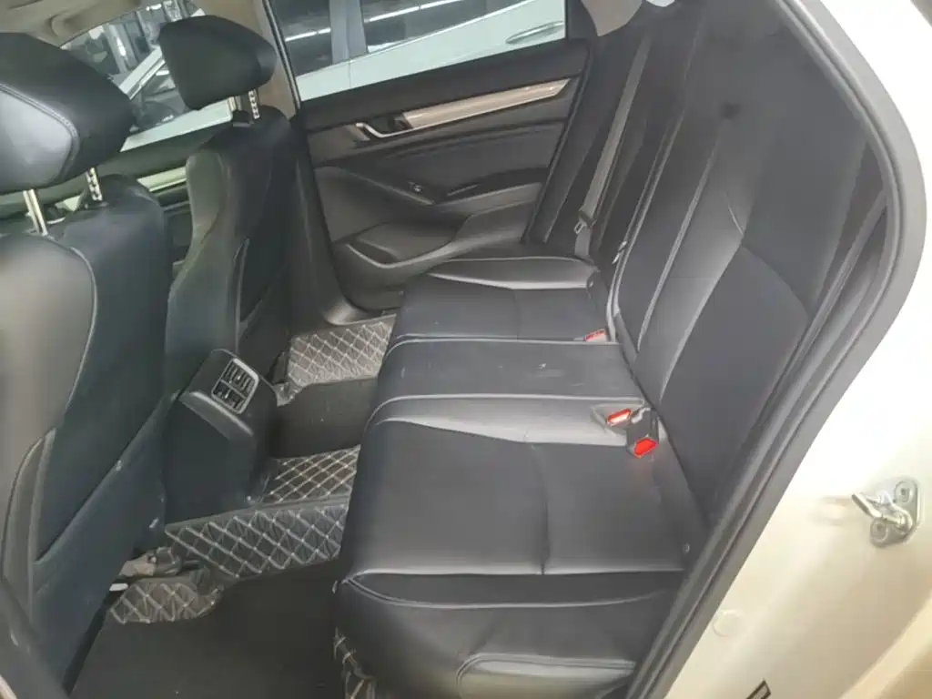 Honda Accord 2021 — фото 17