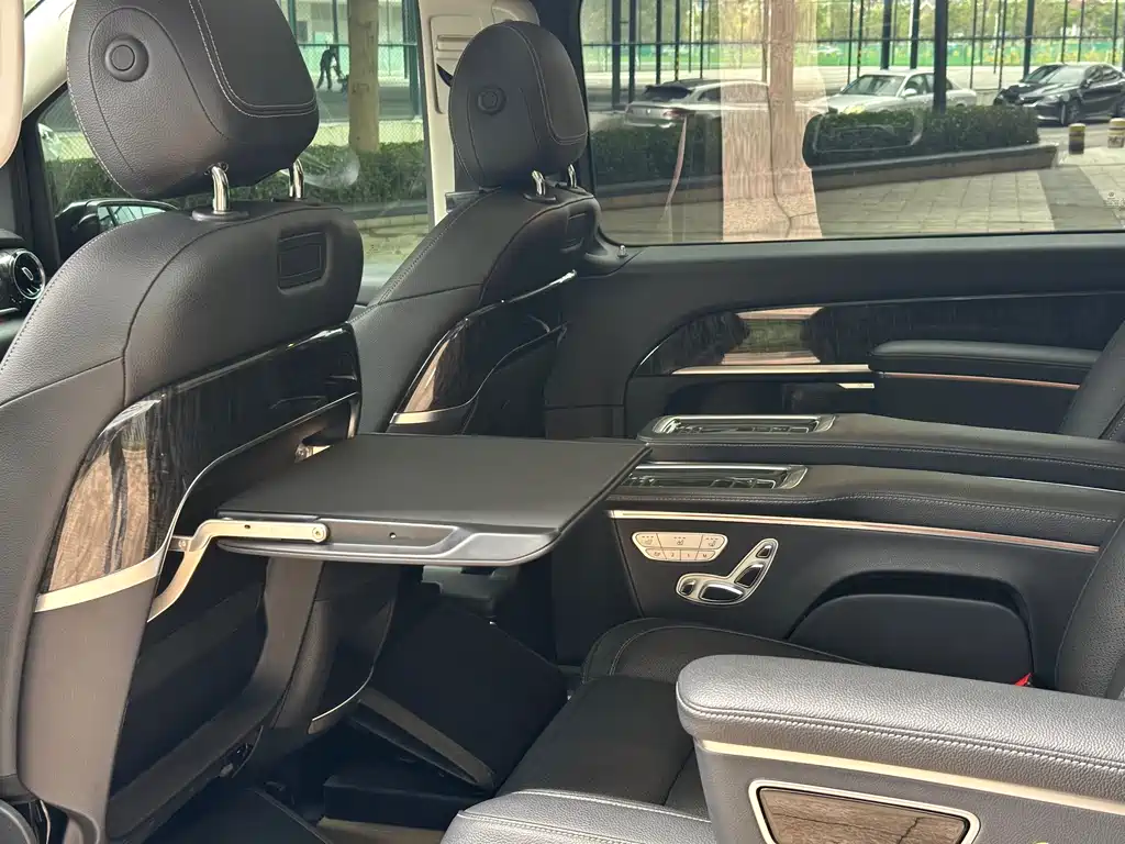 Mercedes-Benz V-Class 2021 — фото 14