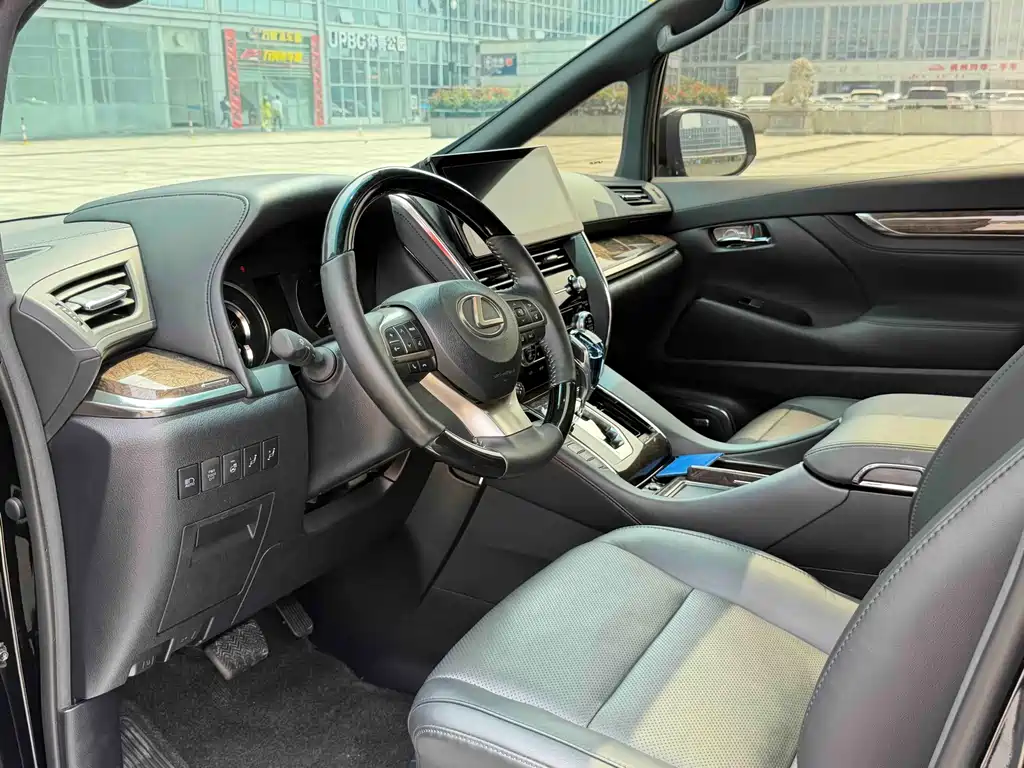 Toyota Vellfire 2022 — фото 7