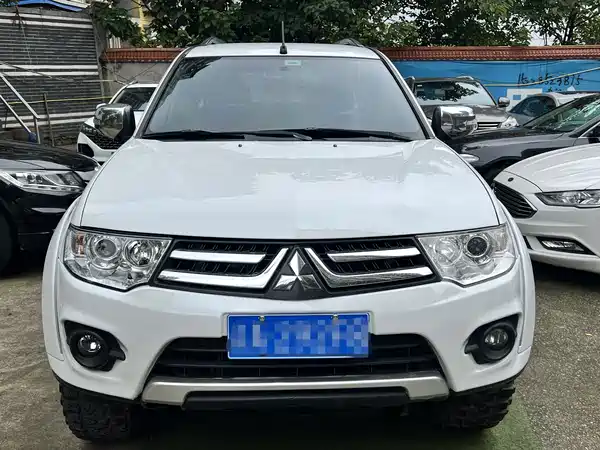 Mitsubishi Pajero Jinchang 2015