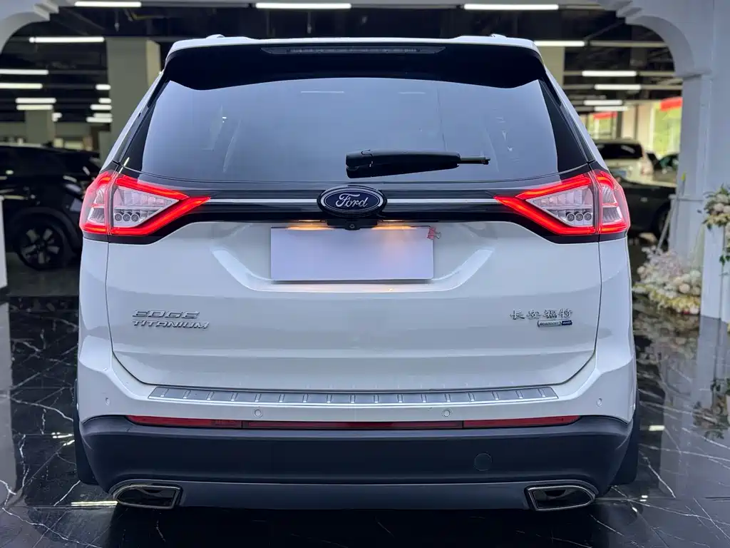 Ford Edge 2018 — фото 24