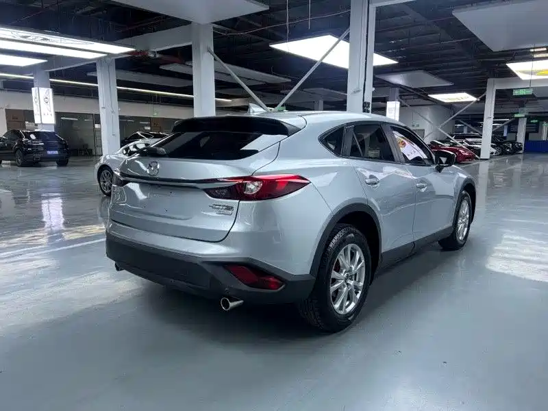 Mazda CX-4 2018 — фото 10