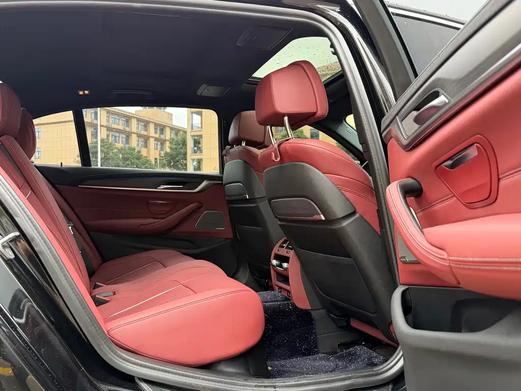 BMW 5 Series 2023