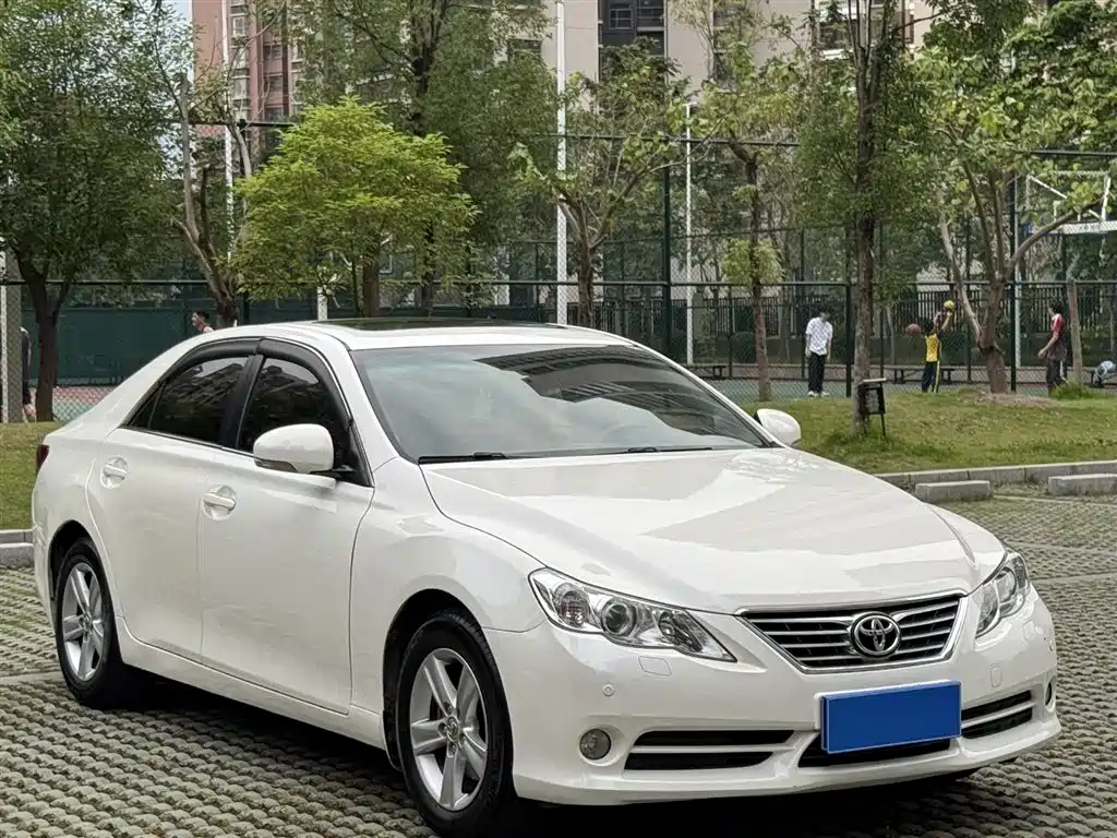 Toyota Reiz 2013