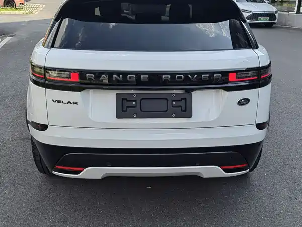 Land Rover Range Rover Velar 2026