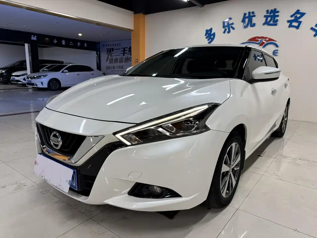 Nissan Bluebird 2022 — фото 1