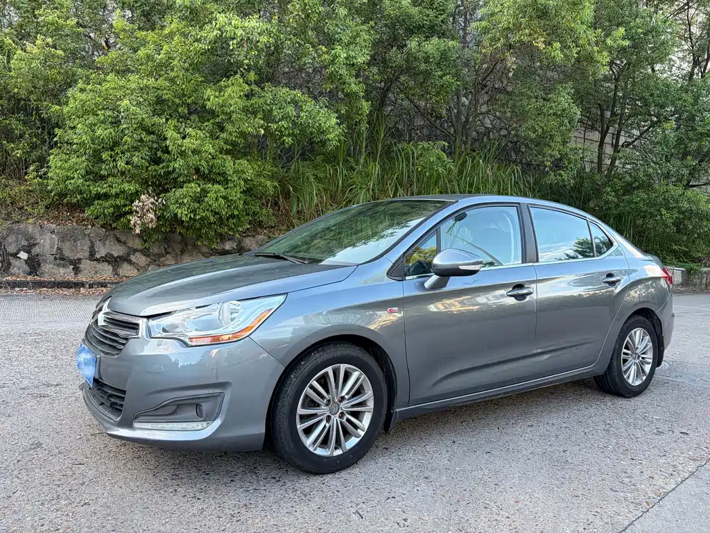 Citroën C4L 2013