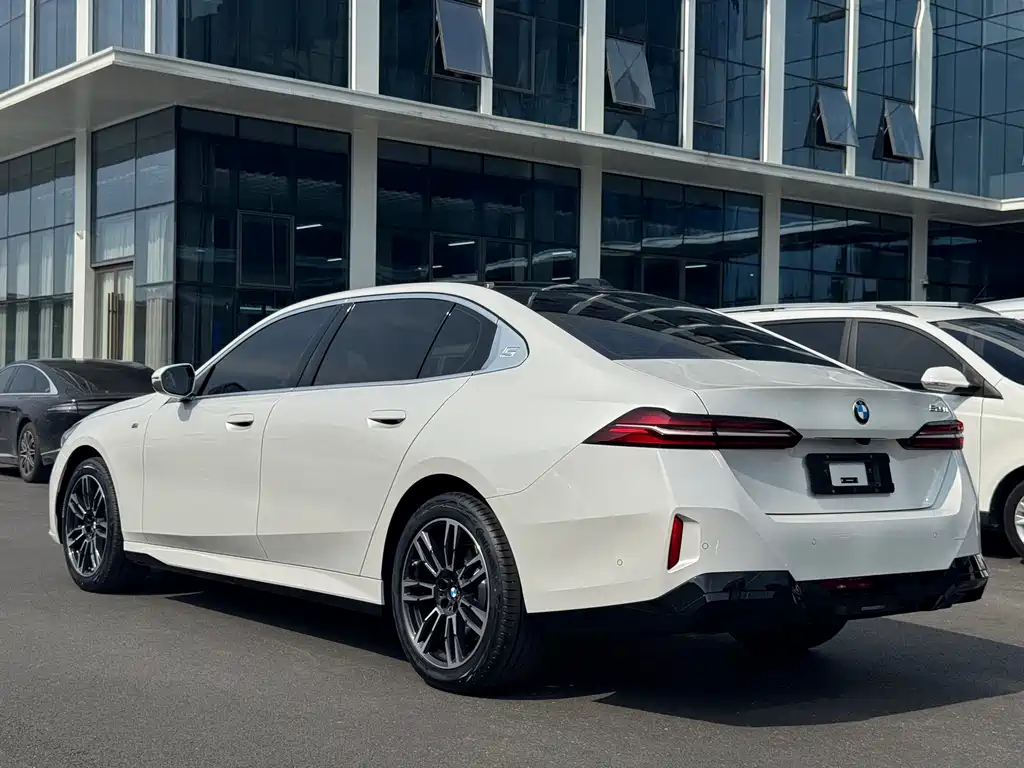 BMW 5 Series 2025