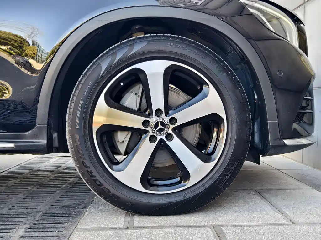 Mercedes-Benz GLC 2018 — фото 16