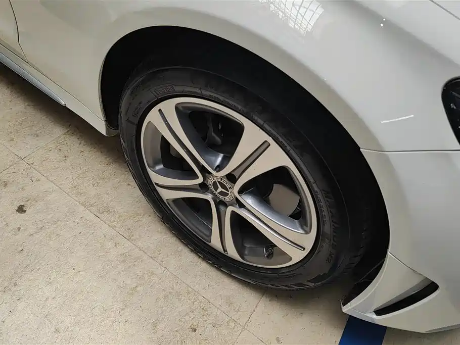Mercedes-Benz C-Class 2019