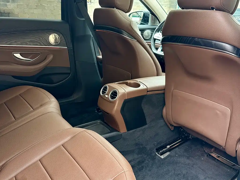 Mercedes-Benz E-Class 2019 — фото 11
