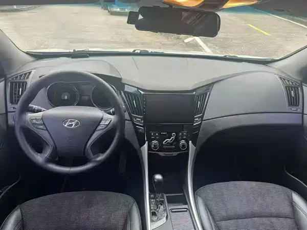 Hyundai Sonata 2012