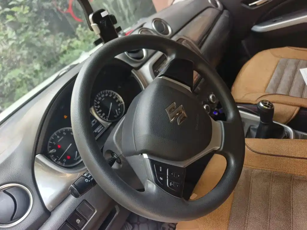 Suzuki Vitara 2016 — фото 11