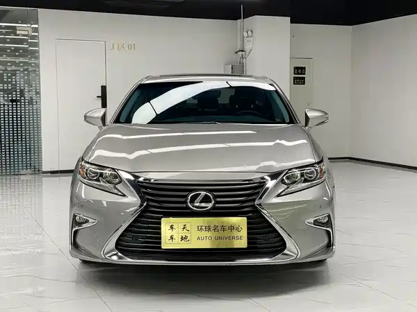 Lexus ES 2017