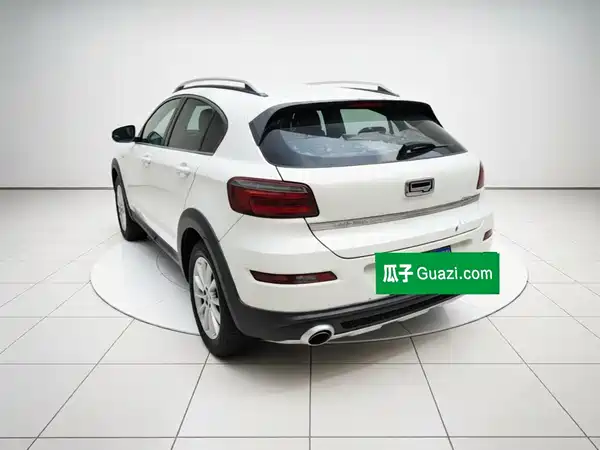 Qoros 3 2015