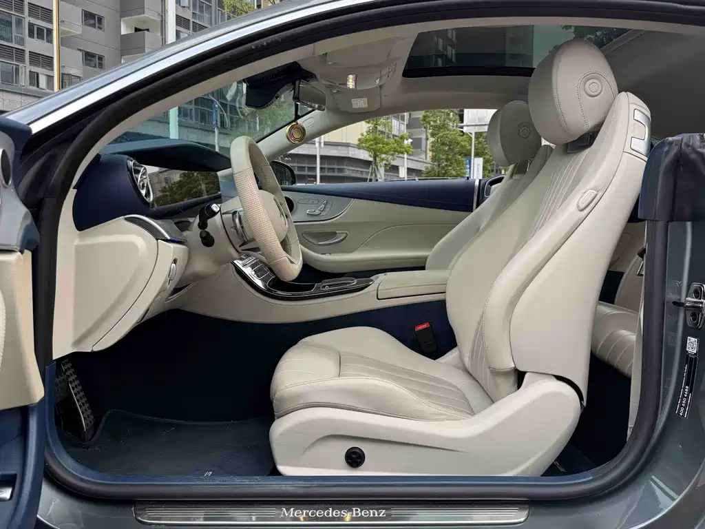 Mercedes-Benz E-Class 2022