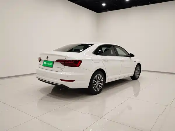 Volkswagen Sagitar 2020