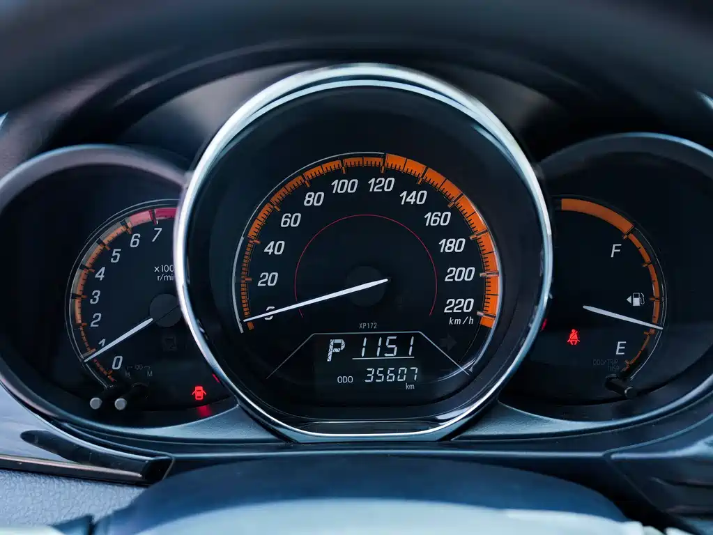 Toyota Yaris L 2022 — фото 11