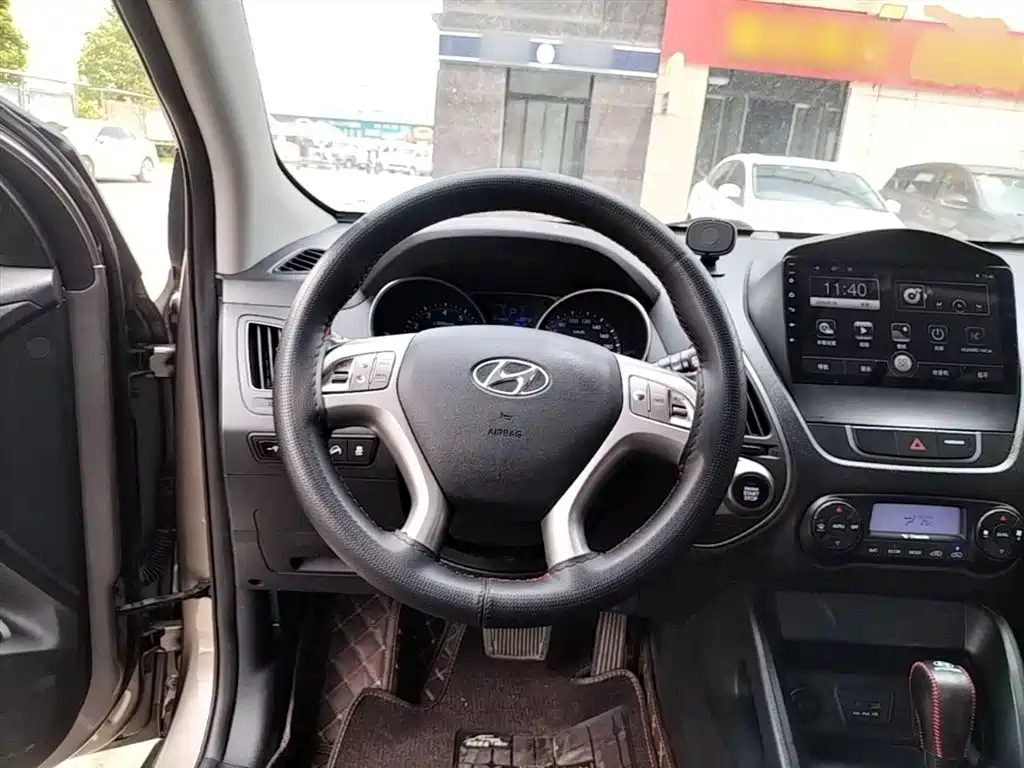 Hyundai ix35 2014 — фото 11