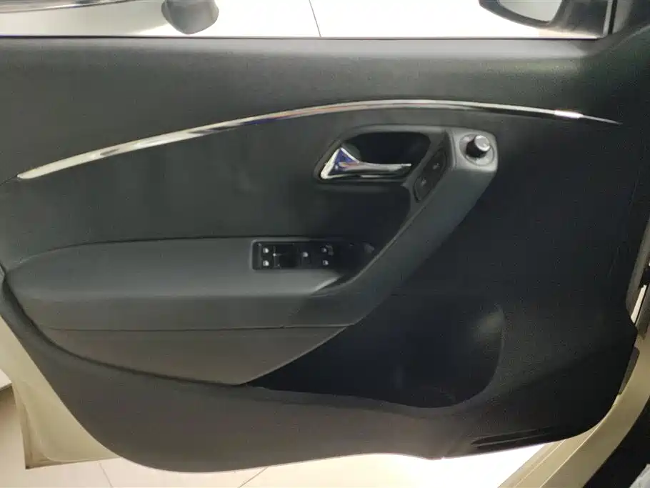 Volkswagen Polo 2015