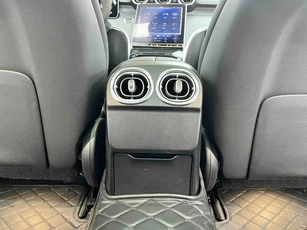 Mercedes-Benz C-Class 2023 — фото 16