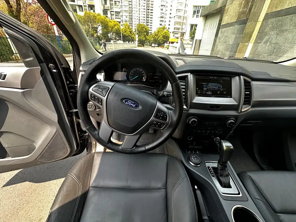 Ford Everest 2019 — фото 10