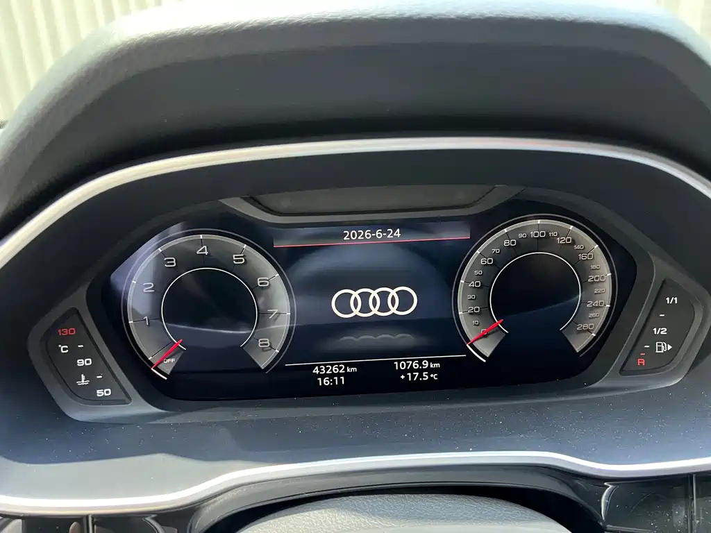 Audi Q3 2023 — фото 19
