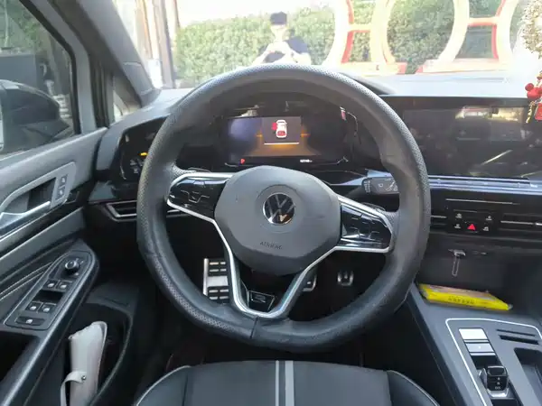 Volkswagen Golf 2024