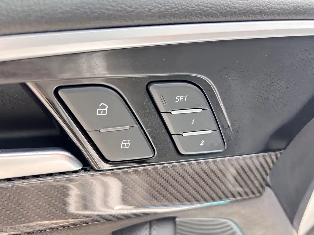 Audi A4L 2023 — фото 25