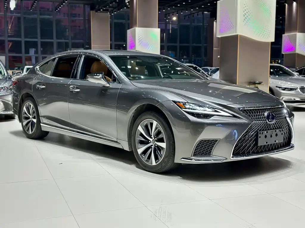 Lexus LS 2022