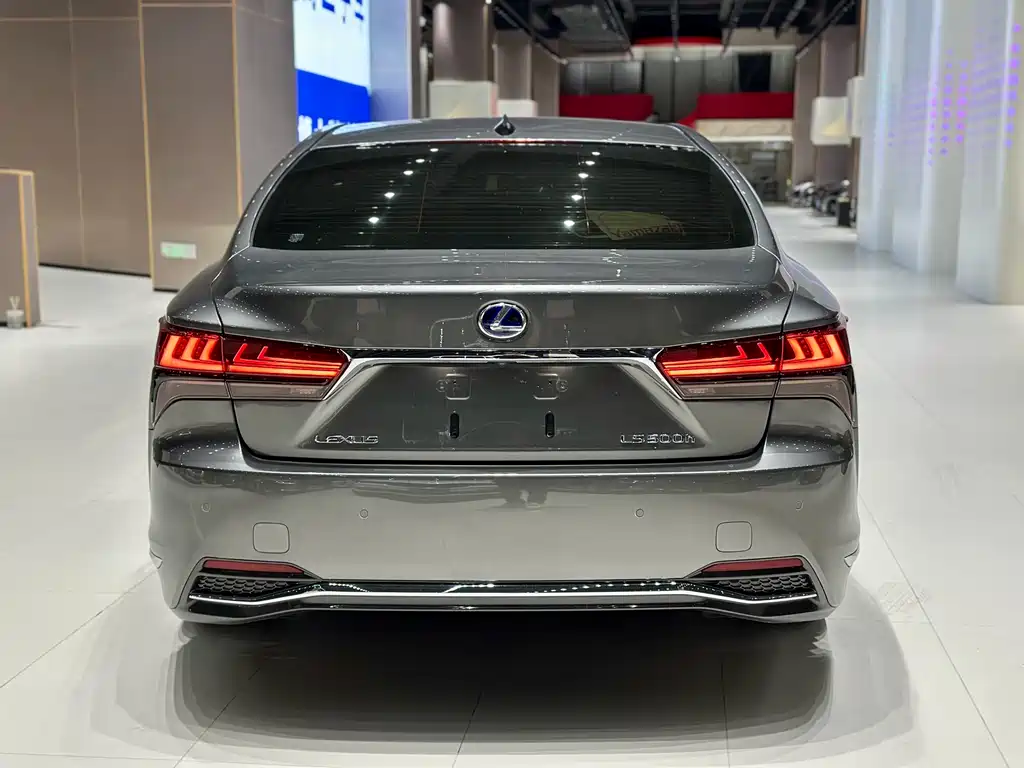 Lexus LS 2022 — фото 8