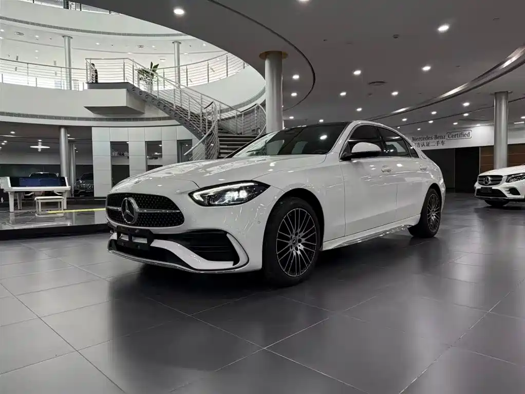 Mercedes-Benz C-Class 2023 — фото 1
