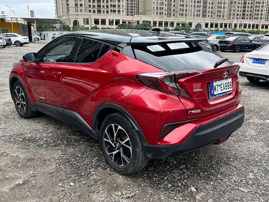Toyota C-HR 2018 — фото 5