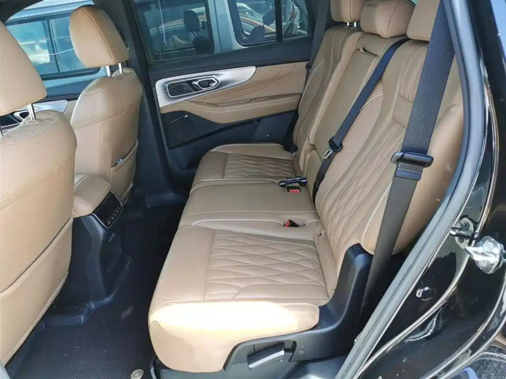 GAC Motor Trumpchi GS8 2024 — фото 17