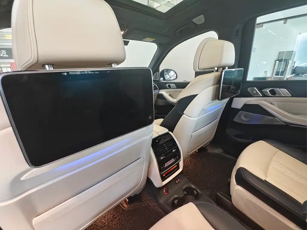 BMW X7 2021 — фото 16