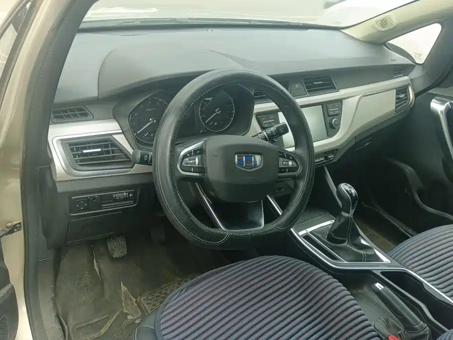 Geely Vision X3 2020 — фото 12