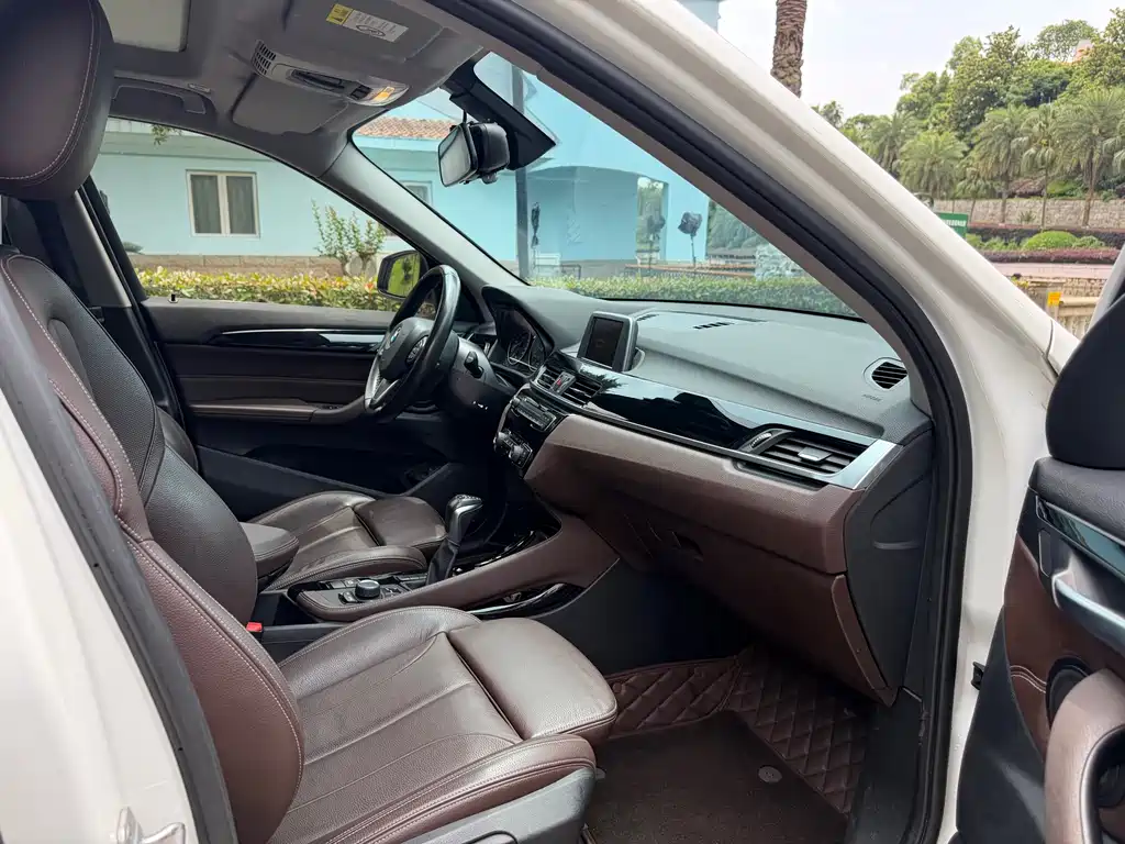 BMW X1 2018 — фото 15