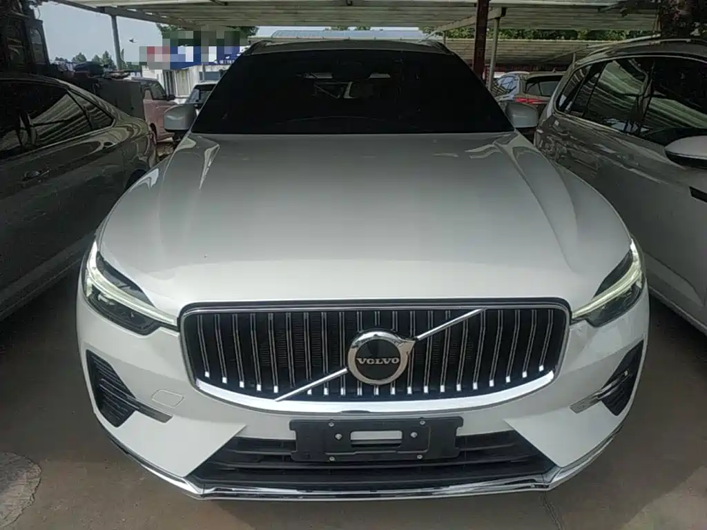 Volvo XC60 2023 — фото 3