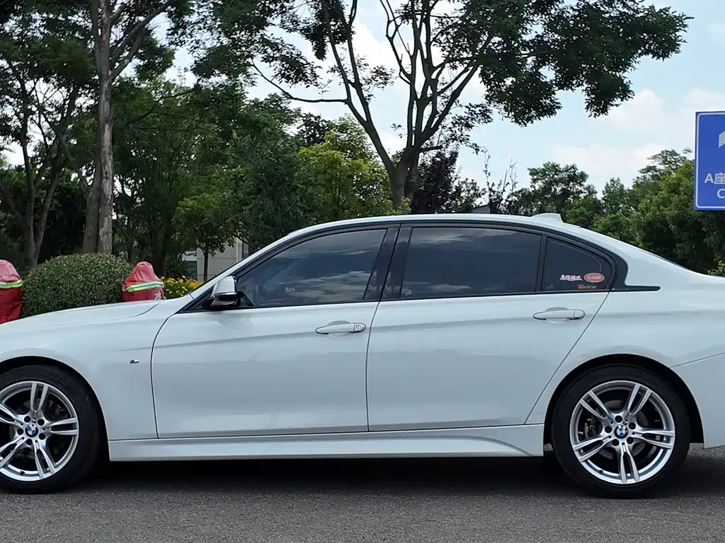 BMW 3 Series 2018 — фото 4