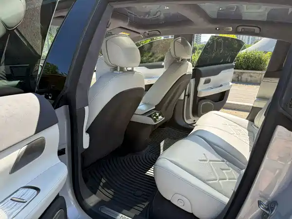 NIO ET7 2022