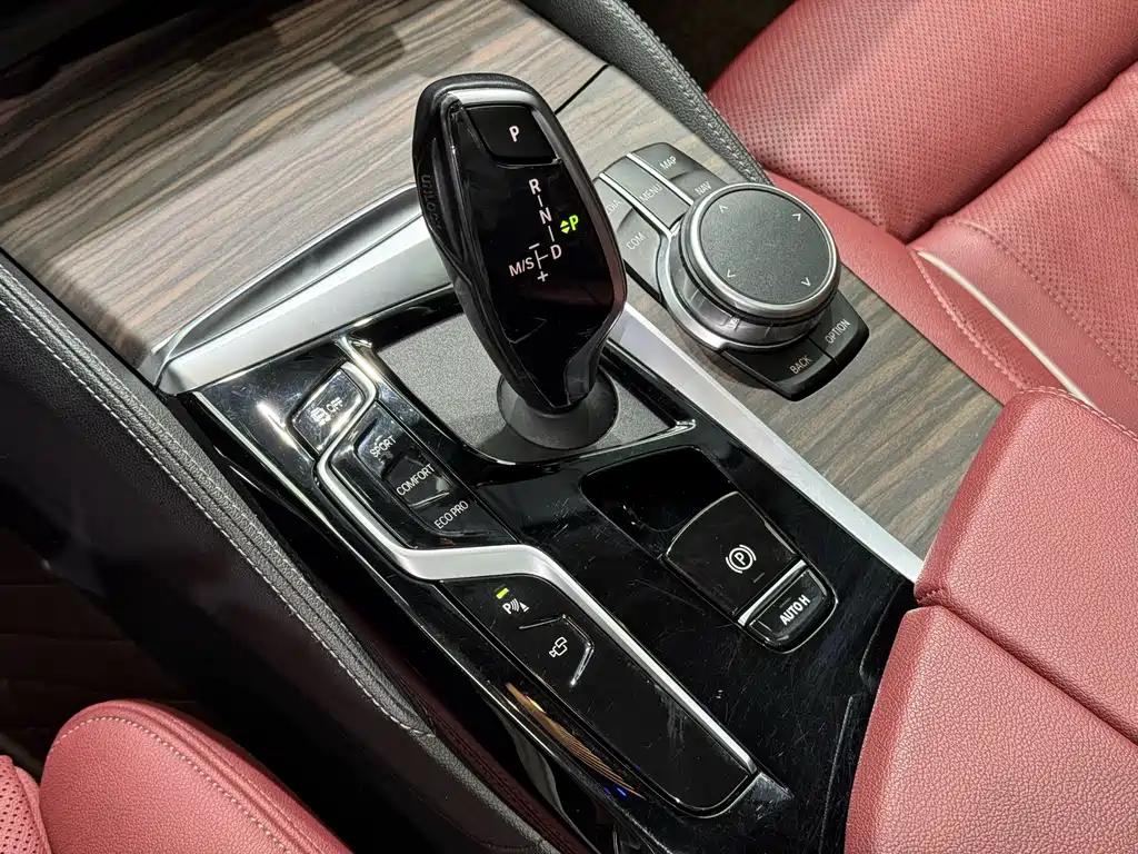 BMW 5 Series 2020 — фото 12
